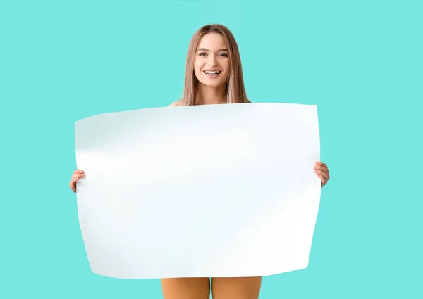 Young Woman Blank Paper Sheet Color Background — Stock Photo, Image