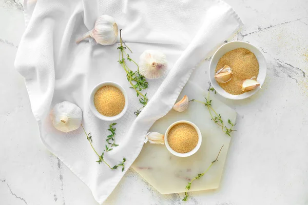 Bowls Aromatic Powdered Garlic White Background — Stock Photo, Image