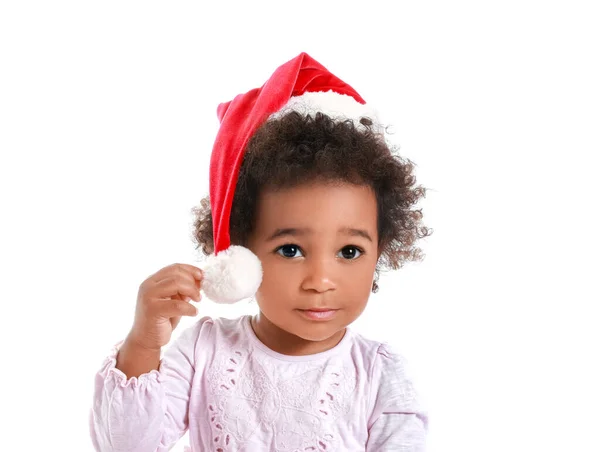 戴着白色背景的圣诞帽的非洲裔美国女婴 — 图库照片