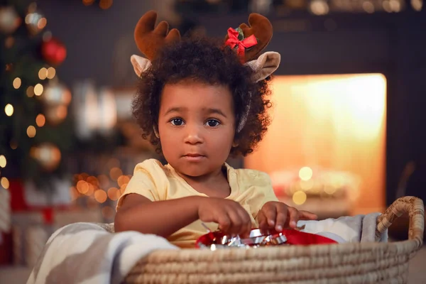 Cute African American Baby Girl Gift Home Christmas Eve — Stock Photo, Image