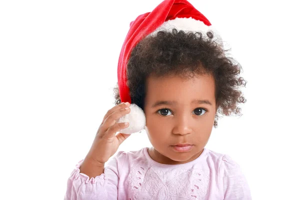 戴着白色背景的圣诞帽的非洲裔美国女婴 — 图库照片