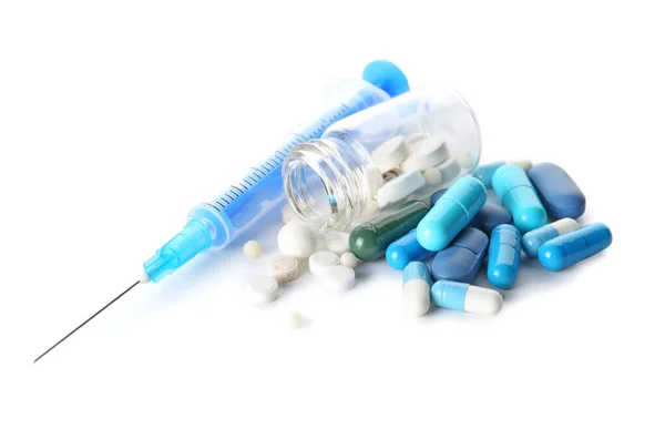 Tabletter Och Spruta För Injektion Vit Bakgrund — Stockfoto