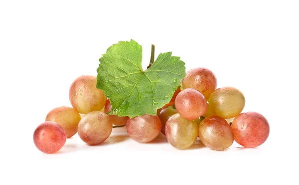 Uvas Dulces Maduras Sobre Fondo Blanco —  Fotos de Stock