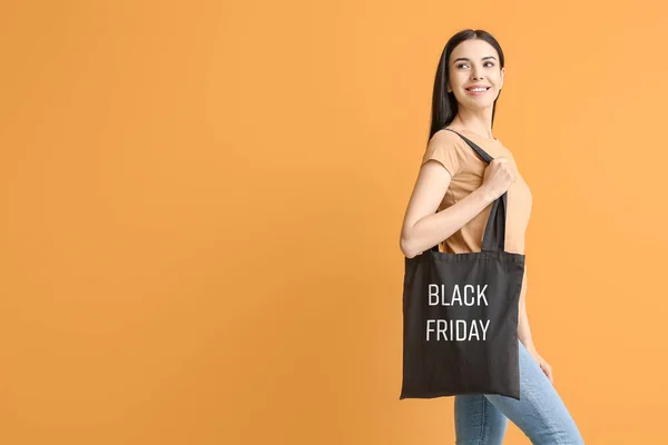 Ung Kvinna Med Eko Väska Färg Bakgrund Black Friday Försäljning — Stockfoto