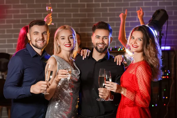 Young People Drinking Tasty Champagne Party Nightclub — Stock Photo, Image