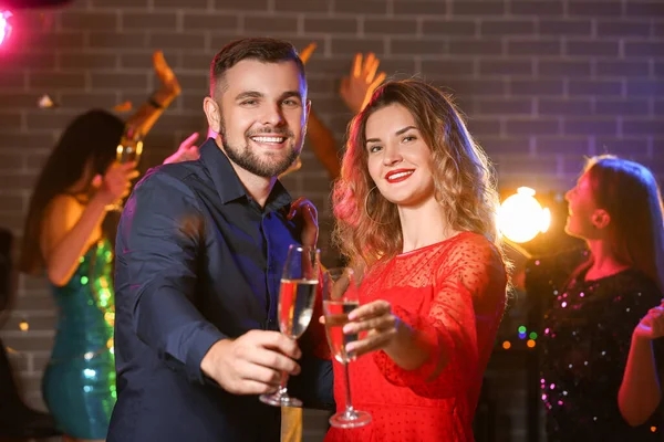 Young People Drinking Tasty Champagne Party Nightclub — Stock Photo, Image