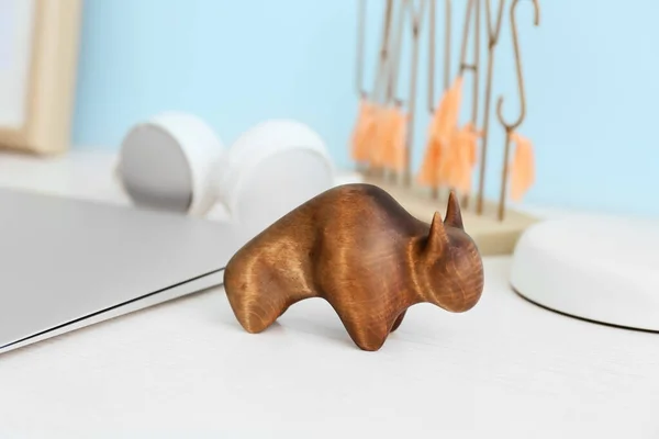 Figurine Bull Symbol Year 2021 Table Room — Stock Photo, Image