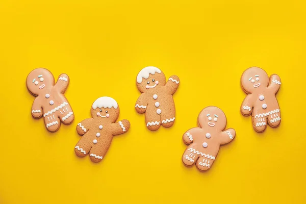 Tasty Gingerbread Cookies Color Background — Stock Photo, Image