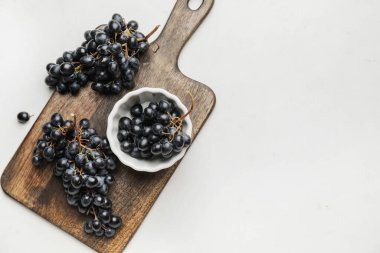 Masada olgun üzümlü kompozisyon