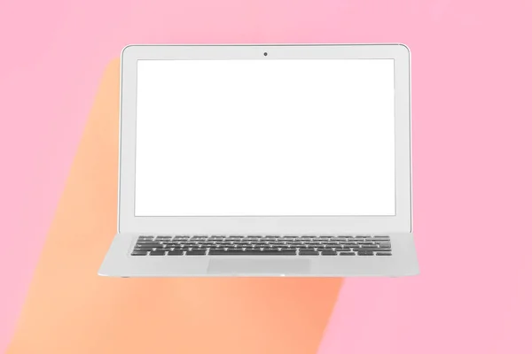 Moderner Laptop Auf Farbigem Hintergrund — Stockfoto