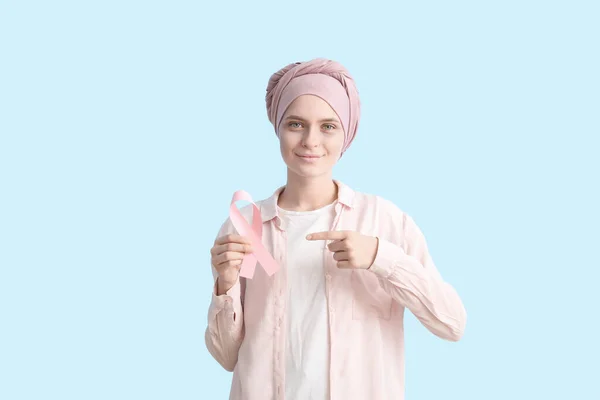 Optimistic Woman Chemotherapy Holding Pink Ribbon Color Background Breast Cancer — Stock Photo, Image