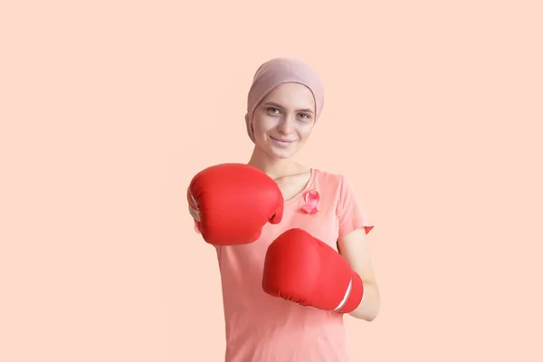 Woman Chemotherapy Boxing Gloves Color Background Fight Cancer — Stock Photo, Image