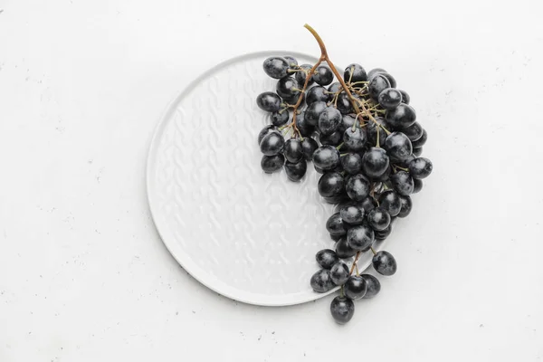 Plate Sweet Ripe Grapes Table — Stock Photo, Image