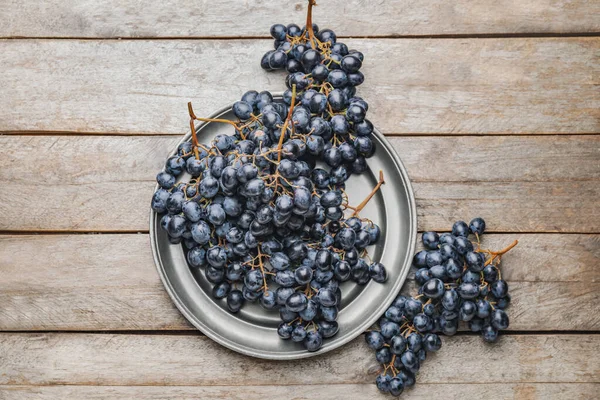 Plate Sweet Ripe Grapes Table — Stock Photo, Image