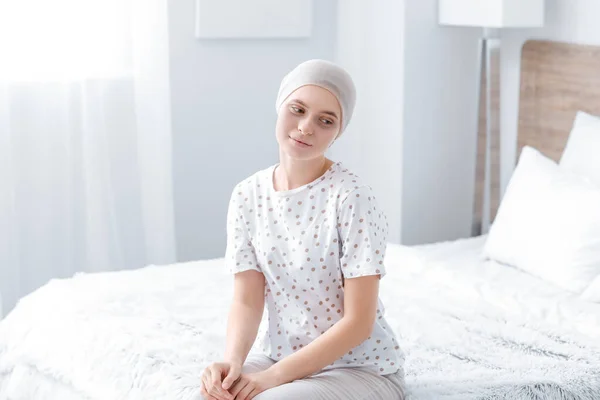 Mulher Após Quimioterapia Casa — Fotografia de Stock