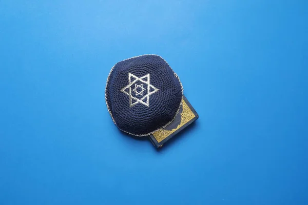 Jewish Cap Torah Color Background — Stock Photo, Image