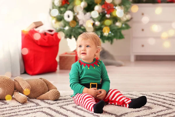 Niedliches Kleines Baby Elfenkostüm Hause Heiligabend — Stockfoto