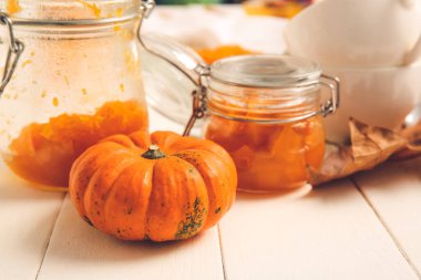 Masada lezzetli balkabağı reçeli kavanozları