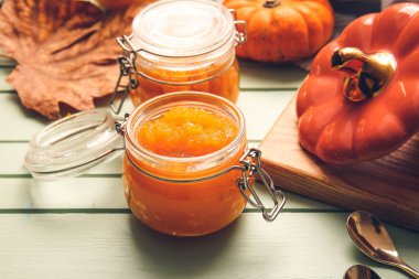 Masada lezzetli balkabağı reçeli kavanozları