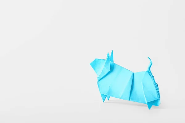 Origami公牛作为2021年的象征 背景为白色 — 图库照片