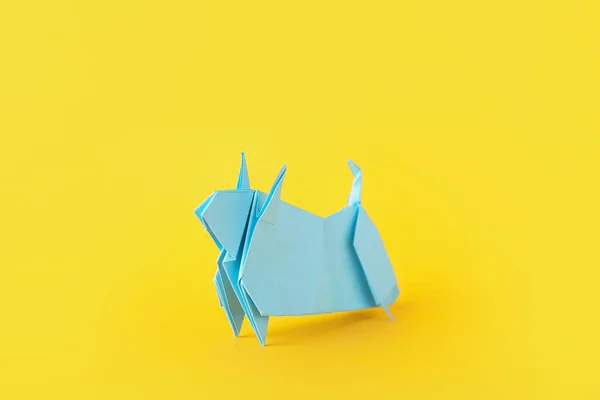 Origami Stier Als Symbool Van Jaar 2021 Kleur Achtergrond — Stockfoto