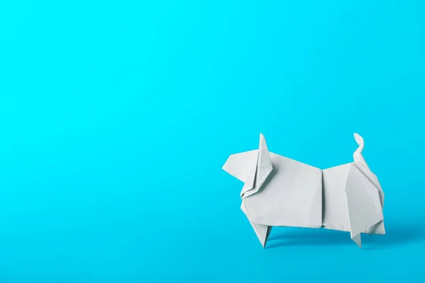 Origami Stier Als Symbool Van Jaar 2021 Kleur Achtergrond — Stockfoto