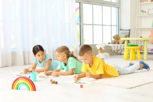 Little Children Painting Rainbow Covid Quarantine Home — Stock Photo, Image