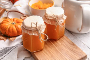 Masada lezzetli balkabağı reçeli kavanozları