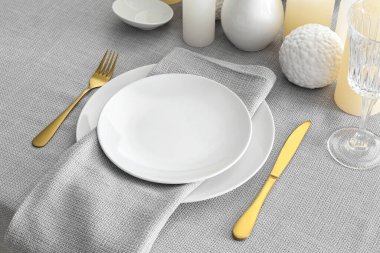 Işık arkaplanındaki güzel tablo ayarları