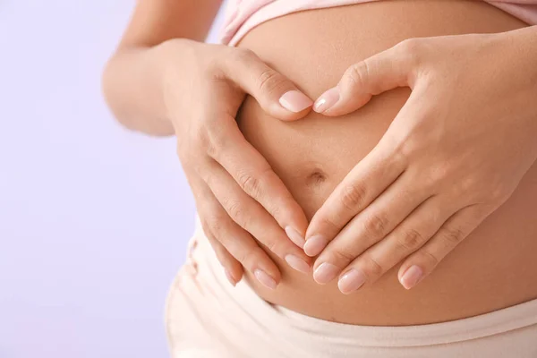 Beautiful Pregnant Woman Making Heart Her Hands Color Background Closeup — Stock Photo, Image