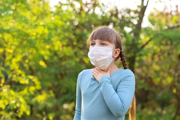 Little Girl Suffering Allergy Outdoors — Stock Photo, Image