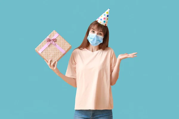 Beautiful Young Woman Medical Mask Birthday Gift Color Background — Stock Photo, Image