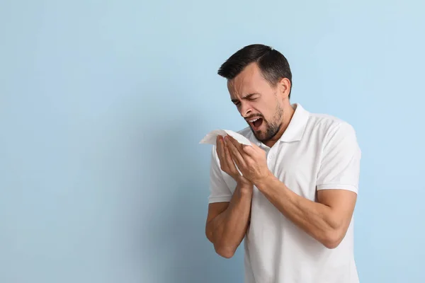 Allergisk Man Färg Bakgrund — Stockfoto