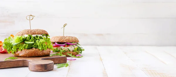 Hambúrgueres Vegan Saborosos Mesa Com Lugar Para Texto — Fotografia de Stock