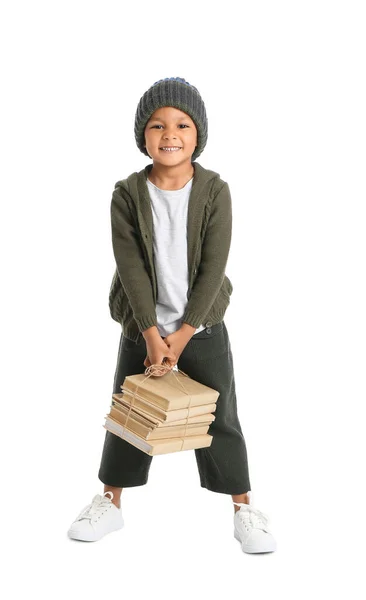 Söt Afroamerikansk Pojke Med Hög Med Böcker Vit Bakgrund — Stockfoto