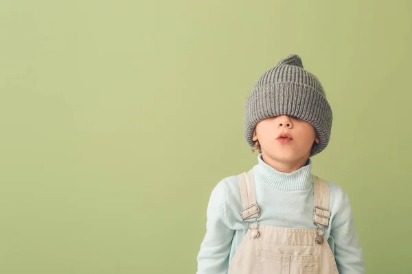 Divertente Bambino Cappello Caldo Sfondo Colore — Foto Stock