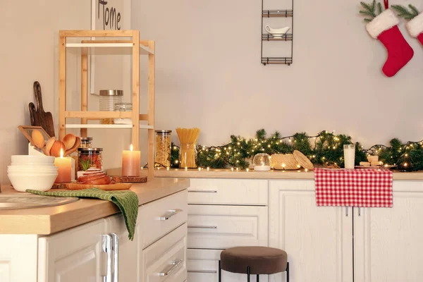 Interior Cocina Moderna Decorada Para Navidad — Foto de Stock