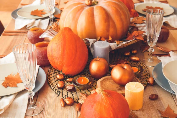 Beautiful Table Setting Pumpkins Autumn Leaves Dining Room — Stock Photo, Image