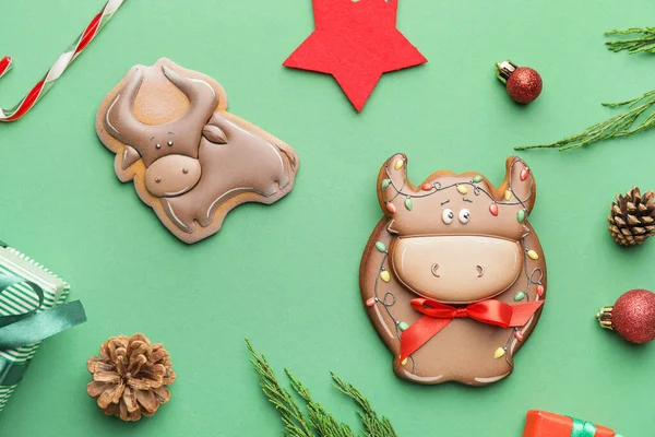 Tasty Cookies Shape Bull Christmas Decor Color Background — Stock Photo, Image