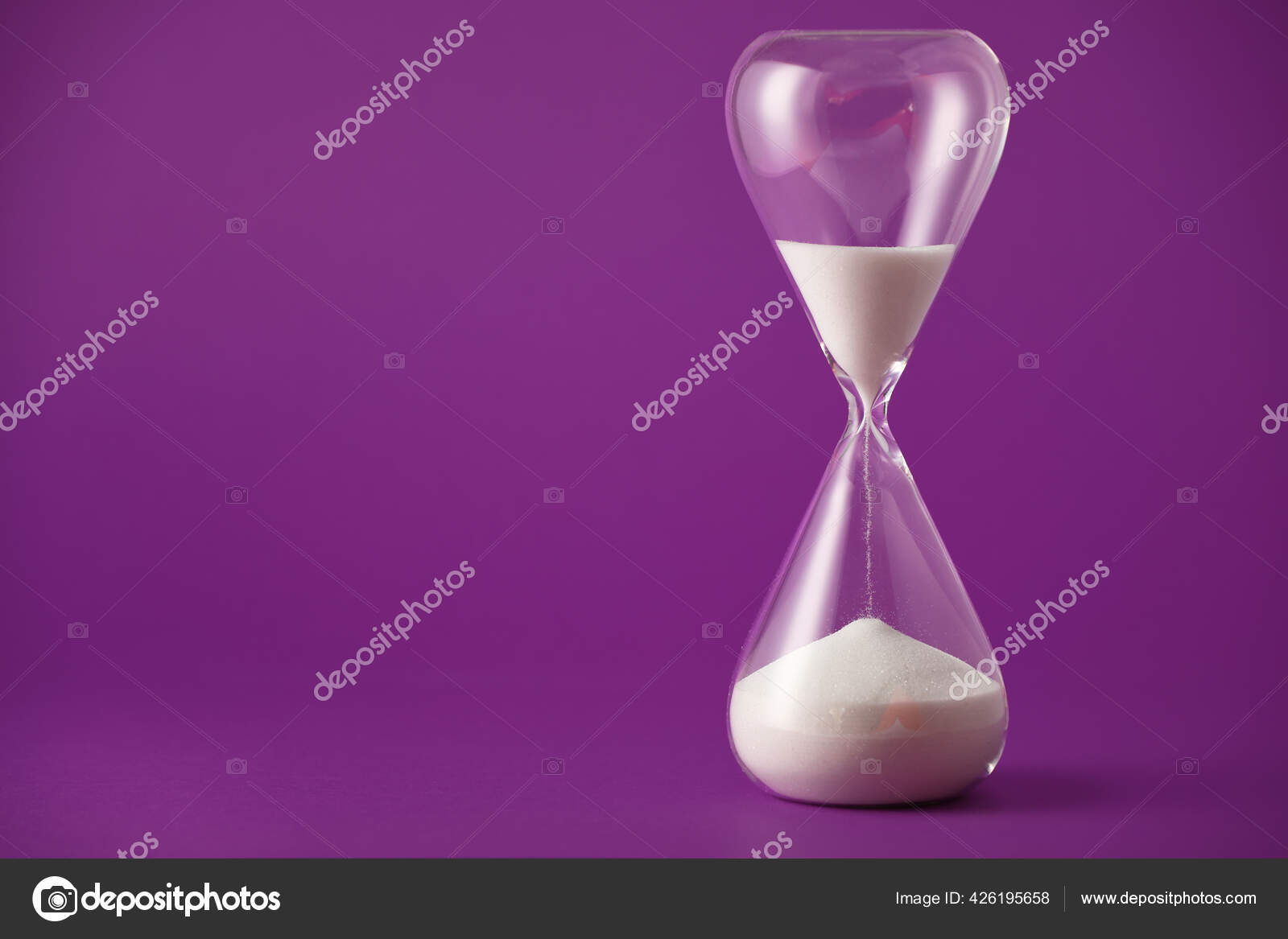 Sablier Sur Fond Couleur Concept Gestion Temps Image Libre De Droit Par Serezniy C