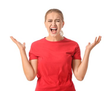 Beyaz arka planda stresli genç bir kadın