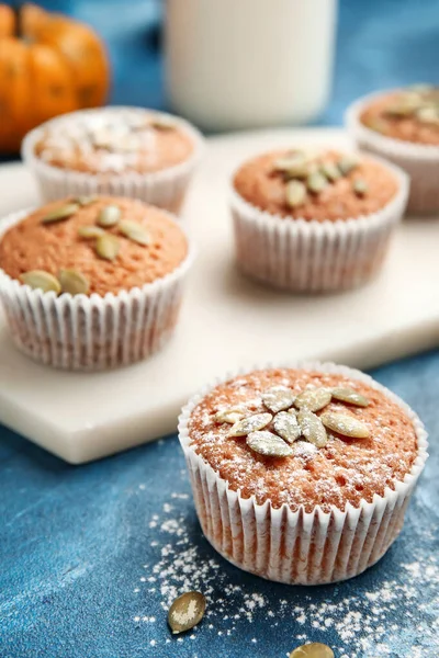 Lekkere Pompoen Muffins Kleur Achtergrond — Stockfoto