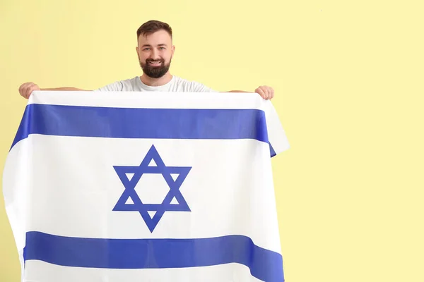 Hombre Con Bandera Israel Sobre Fondo Color —  Fotos de Stock