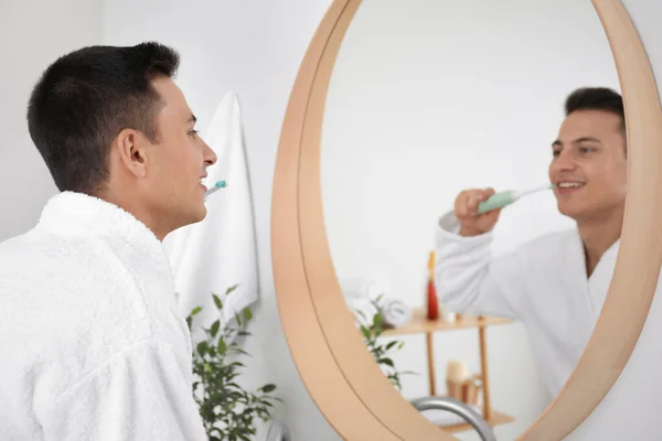 Young Man Brushing Teeth Bathroom — Stock Photo, Image