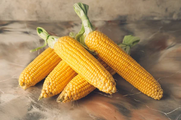 Fresh Corn Cobs Table — Stock Photo, Image