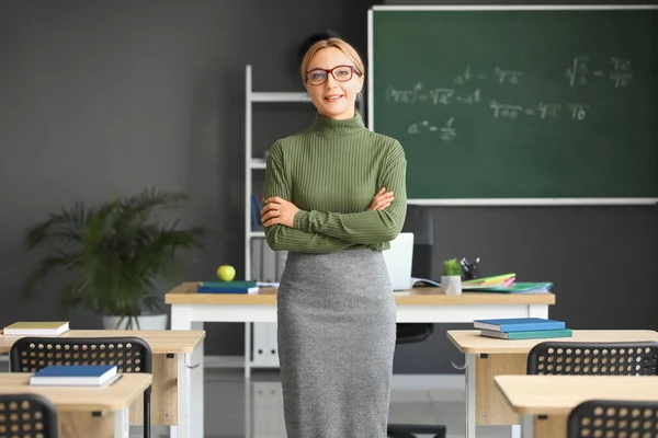 Guru Perempuan Dewasa Kelas — Stok Foto