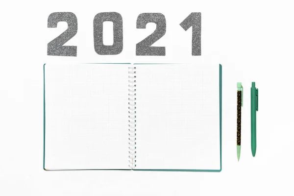 Caderno Vazio Com Figura 2021 Sobre Fundo Branco — Fotografia de Stock