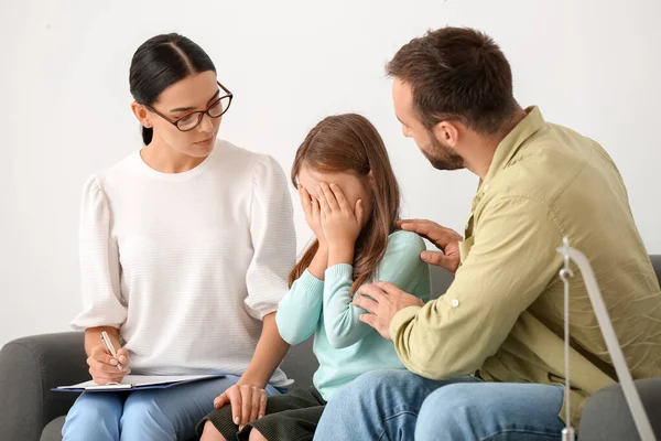 Female Psychologist Working Unhappy Family Office — Stock Photo, Image