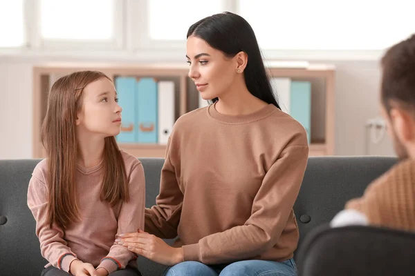 Mother Little Daughter Psychologist Office — Stock Photo, Image