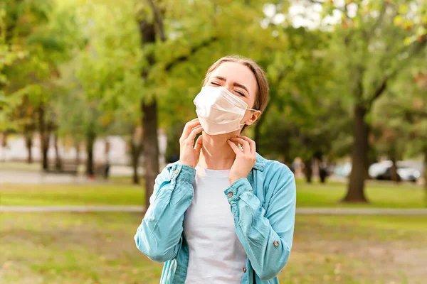 Allergic Young Woman Scratching Herself Outdoors — Stock Photo, Image